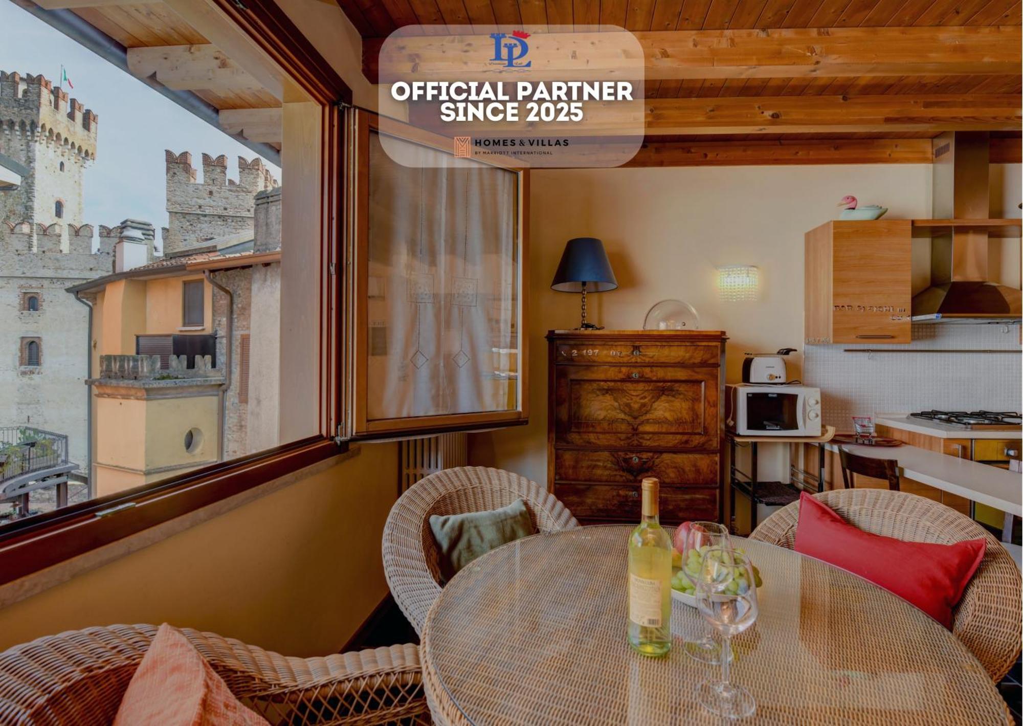 Desenzanoloft Official Partner Marriott Homes & Villas -Penthouse Never Say Never Sirmione Castle View Екстер'єр фото